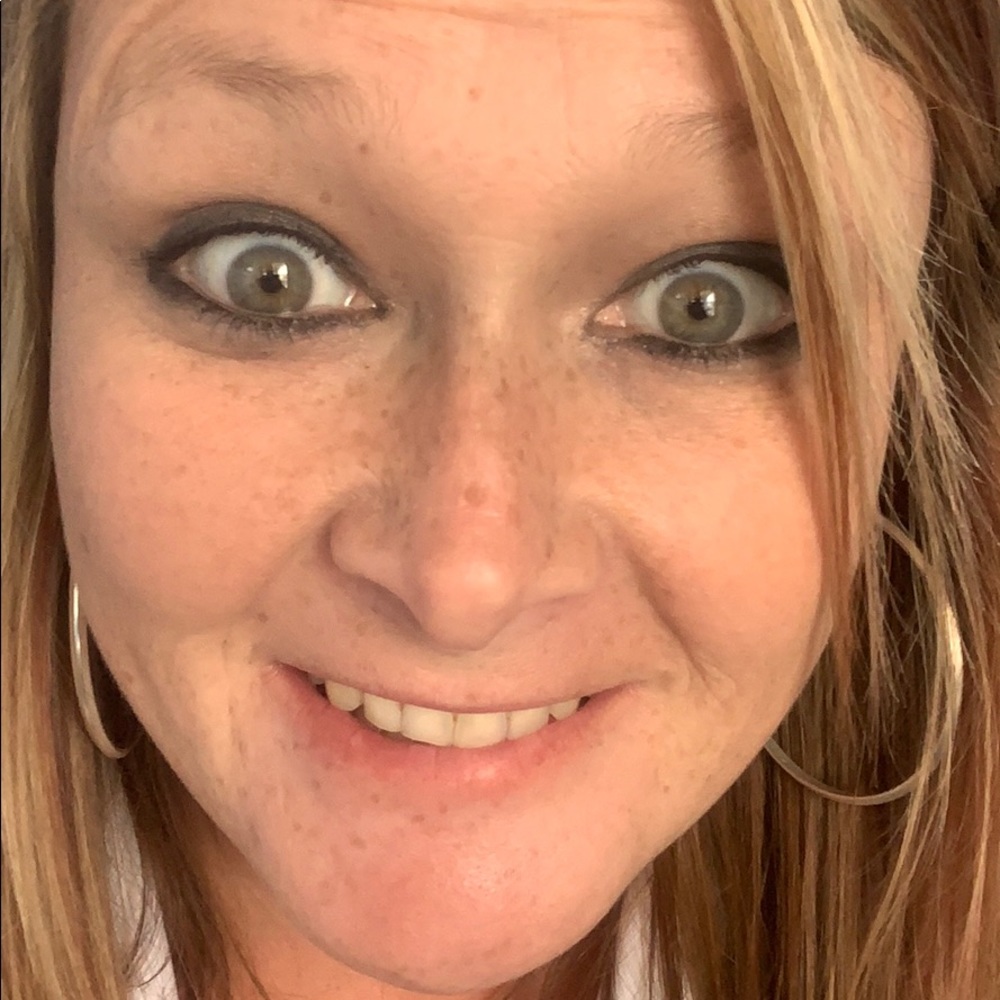 Meet your Posher, Jennifer